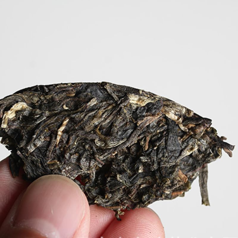 Yunnan Natural and Additive-free Puerh Tea Old Tree Tea 100g Brown Green Cake (Chong) Raw Tea Green Tea Puerh Tea Organic Loose Leaf 云南普洱茶老树茶 100克布朗青饼(崇)生茶茶叶