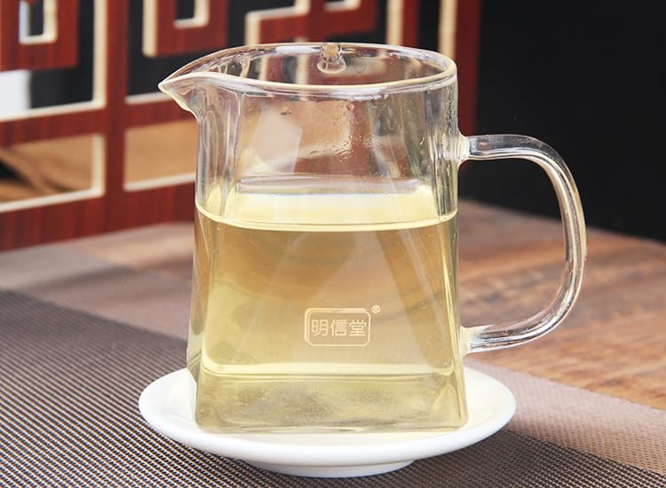 Natural and Additive-free Yunnan Lincang Iceland Around The Large Tree Tea 500g Spring Tea Loose Leaf Puerh Tea Raw Tea Loose Tea 云南临沧冰岛周边大树茶春茶普洱茶生茶