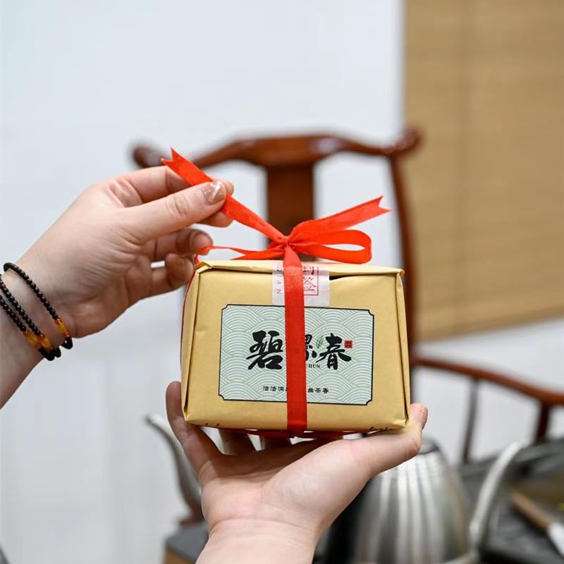 Premium Biluo Tea High Mountain Tea Yunwu Green Tea Flowers and Fruits Fragrant Spring Tea Pre-ming Biluochun 500g Paper Bag Tea 碧螺春高山茶云雾绿茶花果香春茶明前新茶清香500g