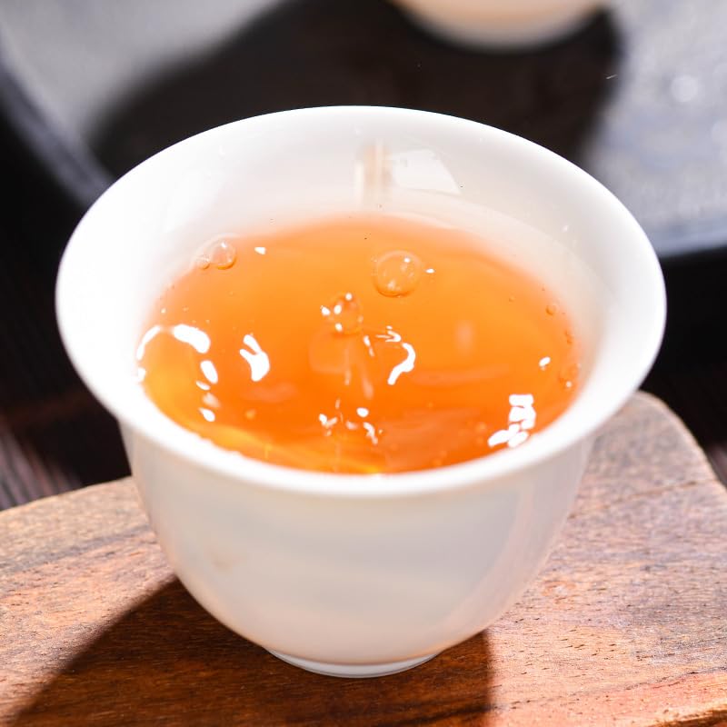 Yunnan Natural and additive-free Puerh Raw Tea Cake Yiwu First Spring Raw Tea 357g Qizi Cake Raw Puerh Tea Deliciously Smooth Puerh Tea云南天然无添加普洱生茶饼 易武头春生茶 357g