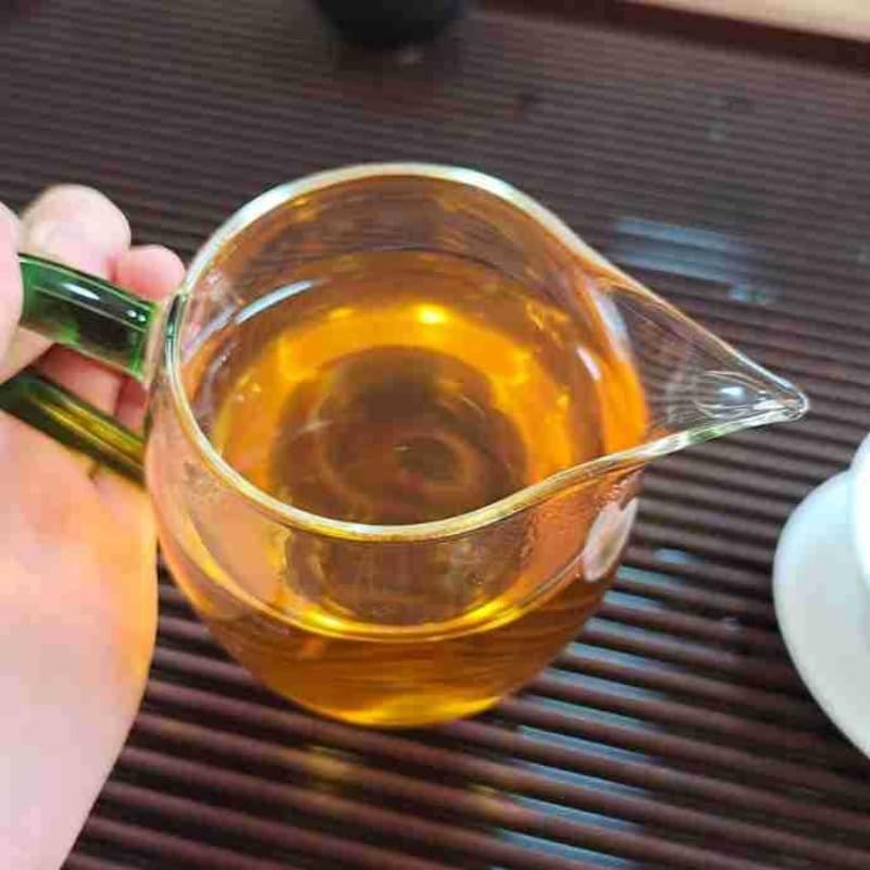 Premium Yunnan Puerh Tea Seventh Cake Raw Tea Yiwu Ma Hei Ancient Tree Raw Tea 357g Natural and additive-free Green tea 云南普洱茶七子饼生茶 易武麻黑古树生茶 357克