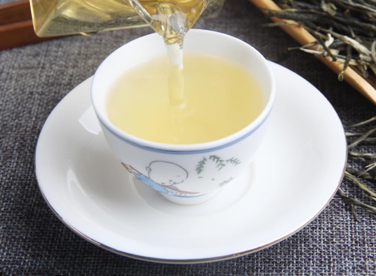 Natural and Additive-free Early Spring Yunnan Green Tea Premium Green Tea Mao Jian Tea 500g Yunnan Bai Hao Songzhen Tea Loose Tea 早春云南绿茶2023新 特级 绿茶毛尖银针云南白毫松针茶叶散装