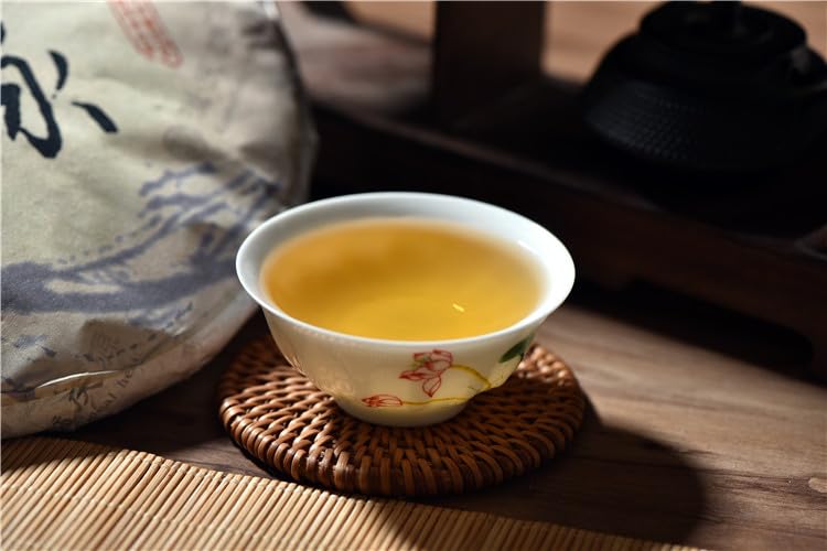 Premium Puerh Tea Cake Yiwu Puerh Raw Tea Green tea 357g Yunnan Qizi Cake Raw Tea Deliciously Smooth Puerh Tea 普洱茶饼 易武国有林 357g普洱生茶 云南七子饼茶