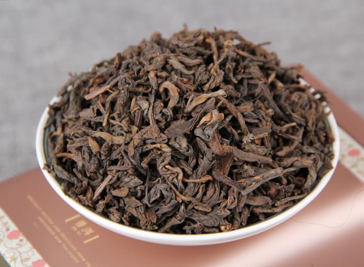Premium Yunnan Puerh Tea Gift Cooked Tea, Loose Tea, Aged Tea, Matching Canister 100g / 3.52oz Rich and Aromatic Black Tea from China 云南普洱茶礼盒 熟茶散茶陈香 搭配精美罐装散茶 100g