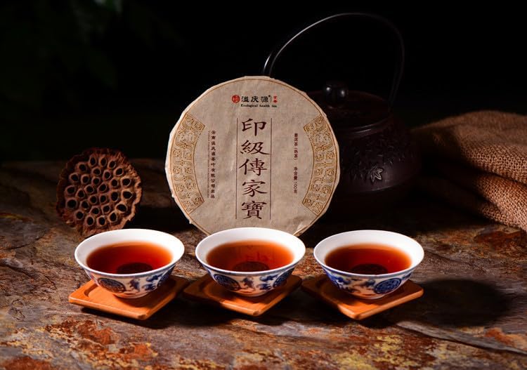 Natural and additive-free Puerh Tea Black Tea Ban Zhang 100g Old Ripe Tea Yunnan organic loose leaf Gong ting puerh tea 普洱茶熟茶 100g宫廷普洱七子饼巧克力普洱茶