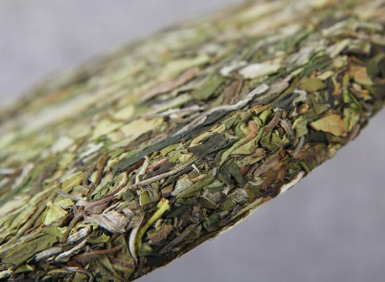 Yunnan Natural and Additive-free Ancient Tree Golden White Tea Cloud White Beauty Tea White Tea 357g Tight Tea Softer Than Raw Pu Tea 云南古树黄金白茶云白美人茶白茶 茶叶 357g紧压茶比生普