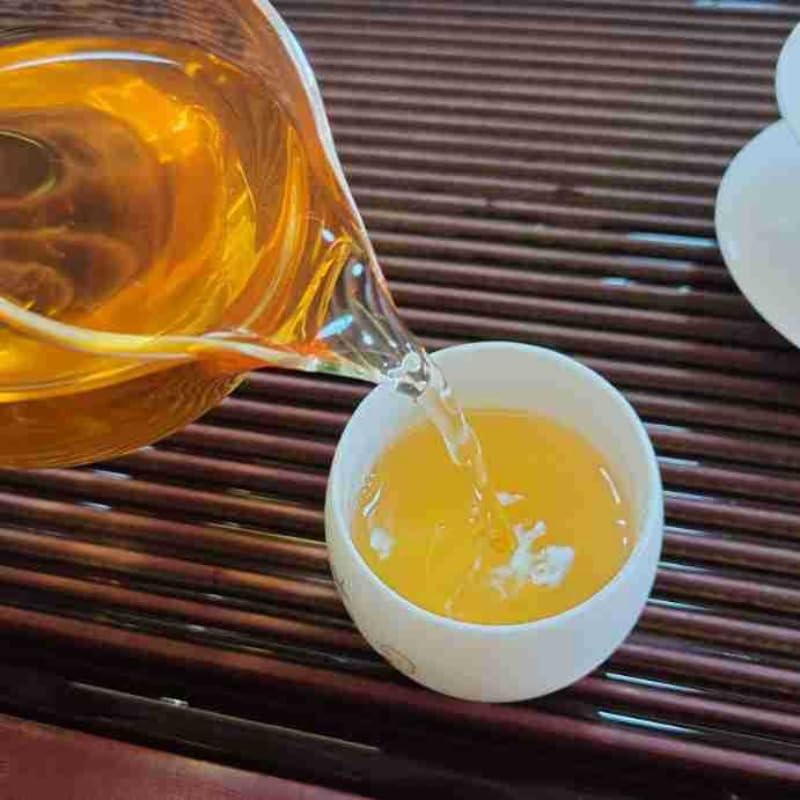 Premium Yunnan Puerh Tea Seventh Cake Raw Tea Yiwu Ma Hei Ancient Tree Raw Tea 357g Natural and additive-free Green tea 云南普洱茶七子饼生茶 易武麻黑古树生茶 357克