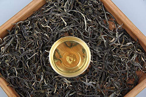 Natural and Additive-free Puerh Tea Bangdong Pure Material Sun Green Raw Tea Pre-ming Dynasty Ancient Tree Spring Tea Honey Scent 500g Green Tea 普洱茶 邦东纯料晒青生茶明前古树春茶 蜜香 500g