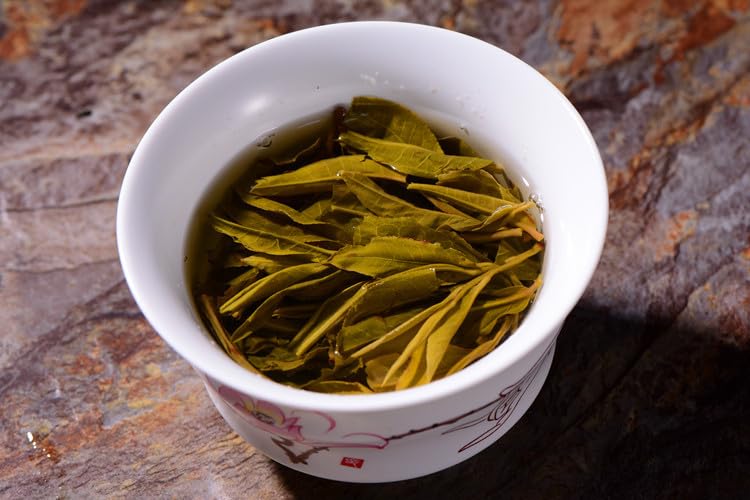 Natural and additive-free Puerh Tea Spring Raw Tea 357g High Mountain Ancient Tree Tea Menghai Ppuerh tea organic loose leaf 普洱茶春生茶 高山古树 357g巴达大树勐海普洱