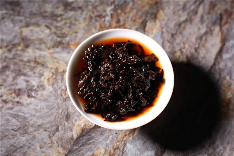 Natural Without Additives Puerh Tea Ripe Tea Premium Black Tea Gong ting Pu-erh Tea Cake Aromatic and Flavorful Black Tea 357g /12.59oz普洱茶熟茶黑茶金针普洱茶饼 云南七子饼茶357克宫廷普洱