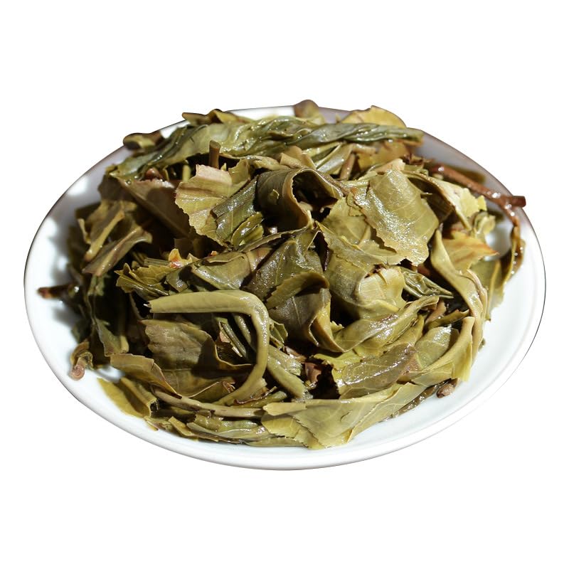 Natural and additive-free Yunnan Pu'er Tea Leaves Yiwu Zhengshan Raw Tea 357g Yunnan Qizi Cakes Raw Cake green tea 易武正山生茶357克云南七子饼