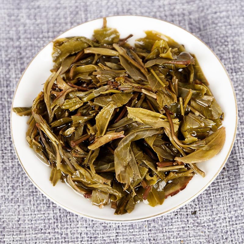 357g Additive-free Banzhang Raw Tea Cake First Spring Tea Puerh Raw Tea Tea Cake Old Banzhang Healthy and Delicious Green Tea 357g麒麟班章生饼 头春茶 普洱生茶茶饼