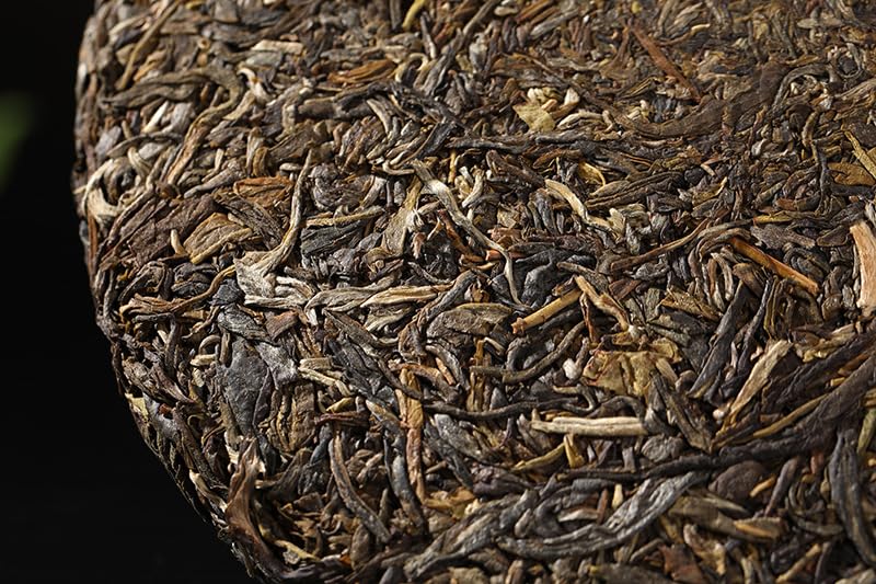 Natural Yunnan Puerh Tea Yiwu Ancient Trees Early Spring 357g Qizi Cake Puerh Raw Cake Orchid Fragrance Healthy and Delicious Green Tea 云南普洱茶 易武古树 早春 357g七子饼普洱生饼