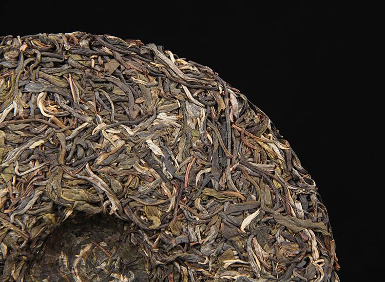 Natural and Additive-free 357g Six Great Tea Mountains Ancient Tree Tea Yunnan Brick Raw Puerh Sweet, Soft and Savoury Green Tea 蛮砖普洱茶生茶357g六大茶山古树名茶
