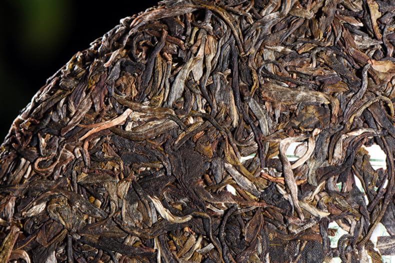 Natural and Additive-free Yunnan Puerh Tea Yunnan Renaissance Raw Tea 357g Bright Front Spring Tips Brown Ancient Tree Tea Green Tea 云南普洱茶 云海复兴号生茶 357g明前春尖 布朗古树茶