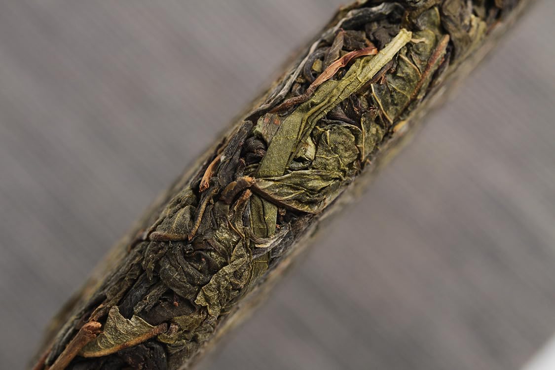 Natural Yunnan Puerh Tea Banzhang Big Leaf Big Tree Old Tree Puerh Raw Cake 357g Qizi Cake Tea Suitable for Long Term Storage 云南普洱茶 班章大叶大树老树普洱生饼 357克