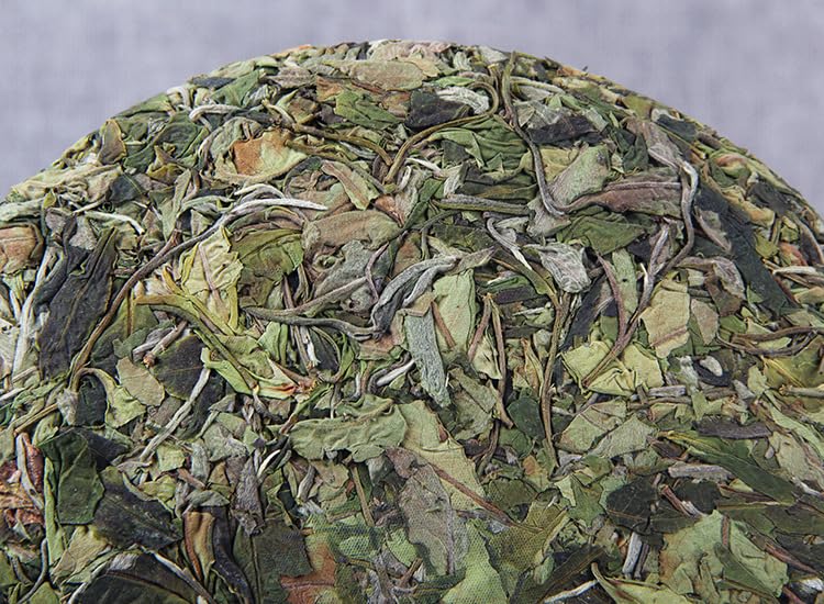 Yunnan Natural and Additive-free Ancient Tree Golden White Tea Cloud White Beauty Tea White Tea 357g Tight Tea Softer Than Raw Pu Tea 云南古树黄金白茶云白美人茶白茶 茶叶 357g紧压茶比生普