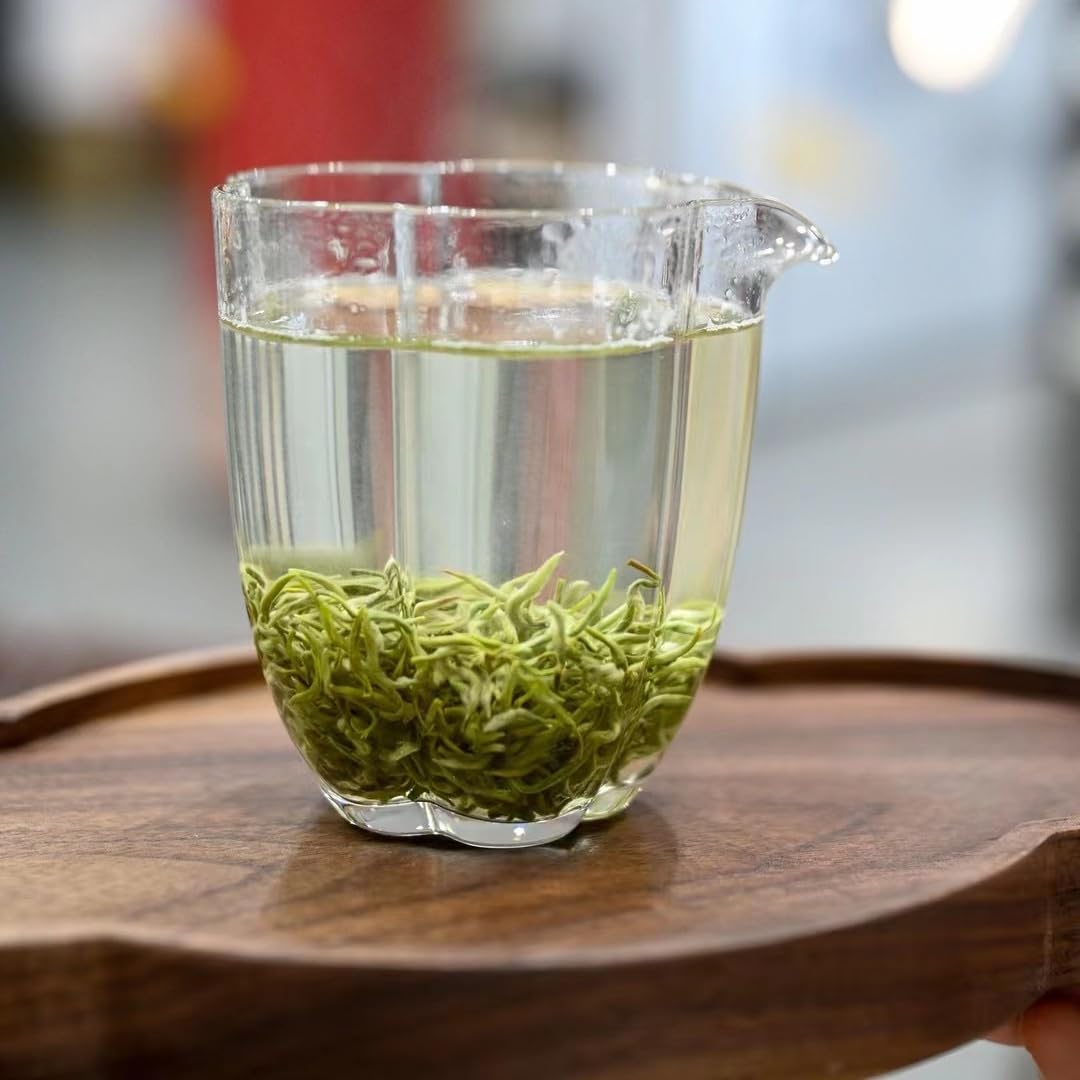 Premium Biluo Tea High Mountain Tea Yunwu Green Tea Flowers and Fruits Fragrant Spring Tea Pre-ming Biluochun 500g Paper Bag Tea 碧螺春高山茶云雾绿茶花果香春茶明前新茶清香500g