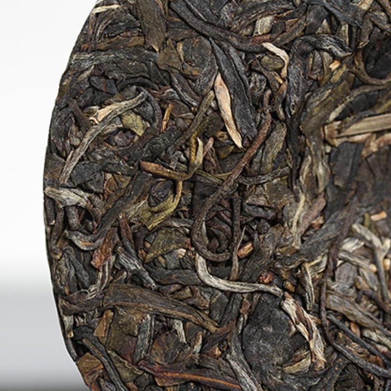 Yunnan Natural and Additive-free Puerh Tea Old Tree Tea 100g Brown Green Cake (Chong) Raw Tea Green Tea Puerh Tea Organic Loose Leaf 云南普洱茶老树茶 100克布朗青饼(崇)生茶茶叶
