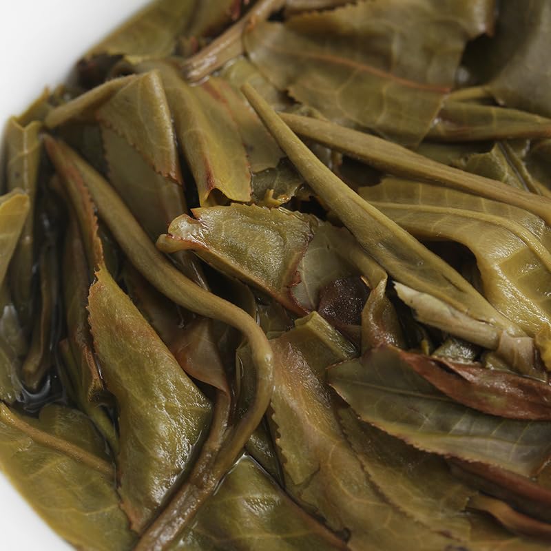 Yunnan Natural and Additive-free Puerh Tea Banzhang Yinhao Big Tree Old Tree Puerh Raw Cake 357g Qizi Cake Tea Chinese Green Tea 云南普洱茶 班章银毫大树老树普洱生饼 357克七子饼