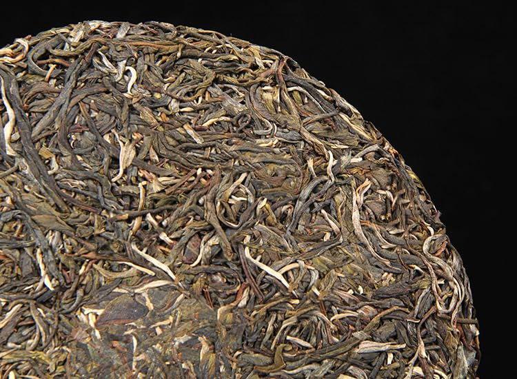 Natural and Additive-free 357g Six Great Tea Mountains Ancient Tree Tea Yunnan Brick Raw Puerh Sweet, Soft and Savoury Green Tea 蛮砖普洱茶生茶357g六大茶山古树名茶