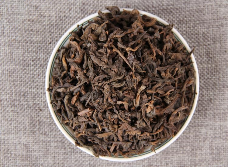 Premium Yunnan Puerh Tea Gift Cooked Tea, Loose Tea, Aged Tea, Matching Canister 100g / 3.52oz Rich and Aromatic Black Tea from China 云南普洱茶礼盒 熟茶散茶陈香 搭配精美罐装散茶 100g