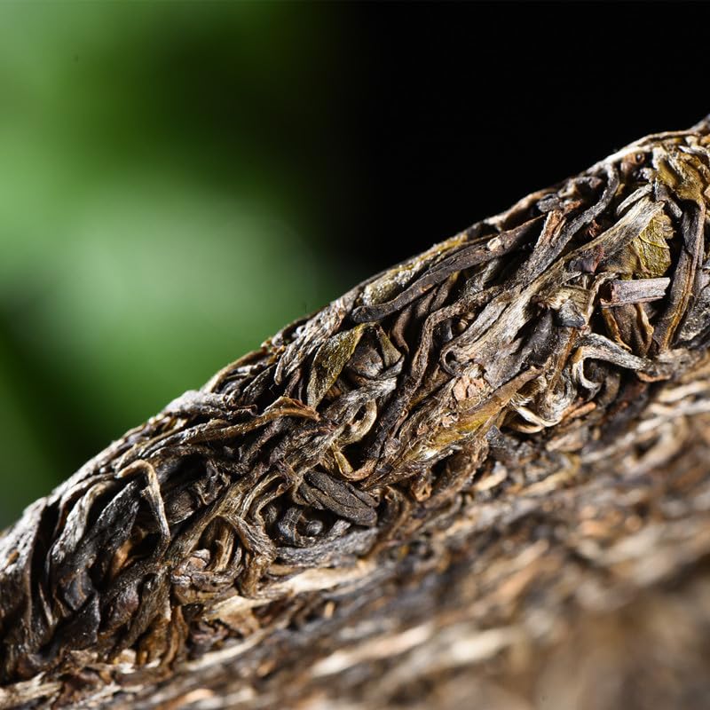 Premium Puerh Tea Raw Tea Green Tea Jingmai Mountain 357g First Spring Large Tree Tea Puerh Tea Cake Ancient Tree Tea Puerh Tea Organic 普洱茶 生茶 景迈山357克头春大树茶 普洱茶饼古树茶