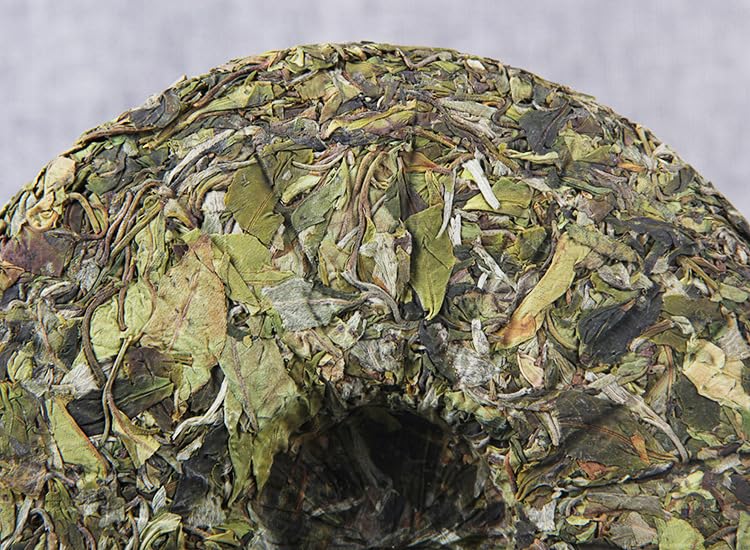 Yunnan Natural and Additive-free Ancient Tree Golden White Tea Cloud White Beauty Tea White Tea 357g Tight Tea Softer Than Raw Pu Tea 云南古树黄金白茶云白美人茶白茶 茶叶 357g紧压茶比生普