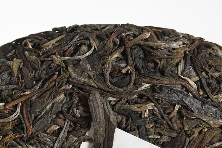 Yunnan Natural and Additive-free Puerh Tea Banzhang One Leaf Old Tree Puerh Raw Cake 357g Qizi Cake Tea Raw Tea, Chinese Green Tea 云南普洱茶 班章壹叶老树普洱生饼 357克七子饼茶