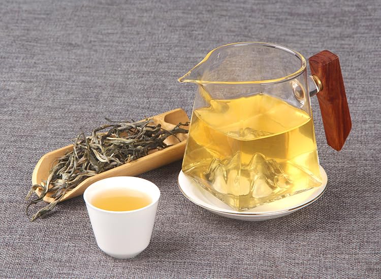 Yunnan Natural and Additive-free Ancient Six Tea Mountain Brick Original Arbor Tree Puerh Loose Raw Tea 500g Green Tea 云南古六大茶山之蛮砖原生态乔木大树普洱生茶