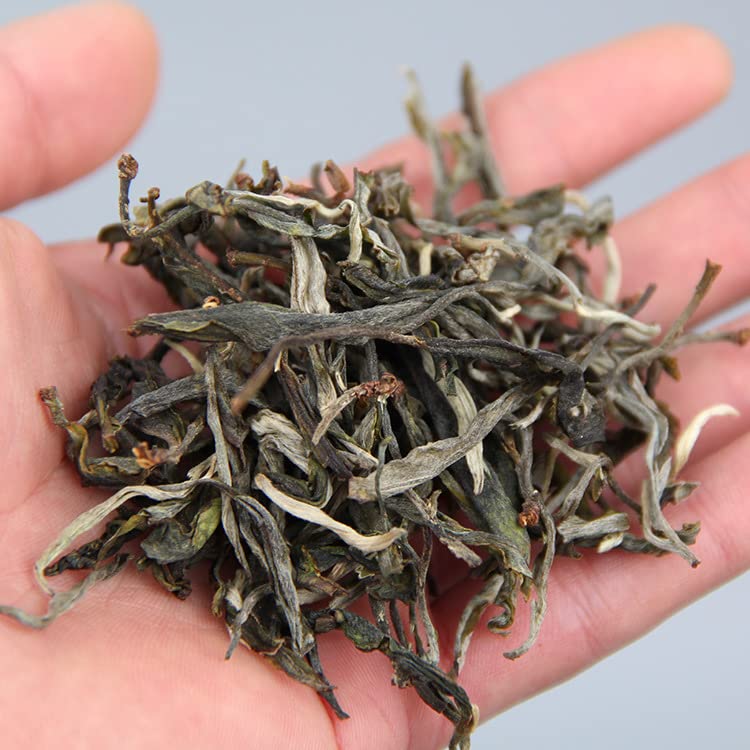 Natural and Additive-free Puerh Tea Bangdong Pure Material Sun Green Raw Tea Pre-ming Dynasty Ancient Tree Spring Tea Honey Scent 500g Green Tea 普洱茶 邦东纯料晒青生茶明前古树春茶 蜜香 500g