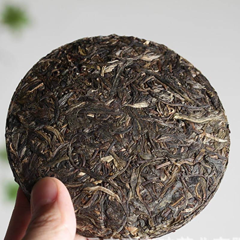 Yunnan Natural and Additive-free Puerh Tea Old Tree Tea 100g Brown Green Cake (Chong) Raw Tea Green Tea Puerh Tea Organic Loose Leaf 云南普洱茶老树茶 100克布朗青饼(崇)生茶茶叶