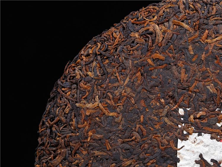 Natural Without Additives Puerh Tea Ripe Tea Premium Black Tea Gong ting Pu-erh Tea Cake Aromatic and Flavorful Black Tea 357g /12.59oz普洱茶熟茶黑茶金针普洱茶饼 云南七子饼茶357克宫廷普洱