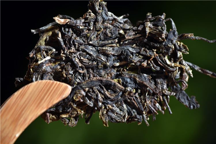 Natural and Additive-free Puerh Tea Raw Tea 357g Menghai Aromatic and Flavorful Green Tea 普洱茶 生茶2016年357克勐海春韵