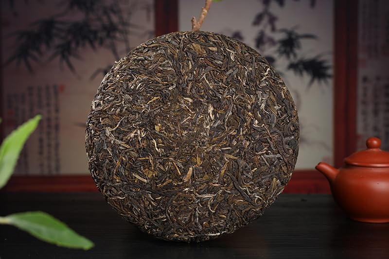 Natural Yunnan Puerh Tea Yiwu Ancient Trees Early Spring 357g Qizi Cake Puerh Raw Cake Orchid Fragrance Healthy and Delicious Green Tea 云南普洱茶 易武古树 早春 357g七子饼普洱生饼