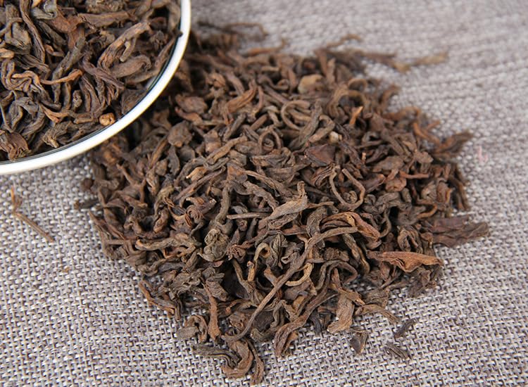 Premium Yunnan Puerh Tea Gift Cooked Tea, Loose Tea, Aged Tea, Matching Canister 100g / 3.52oz Rich and Aromatic Black Tea from China 云南普洱茶礼盒 熟茶散茶陈香 搭配精美罐装散茶 100g