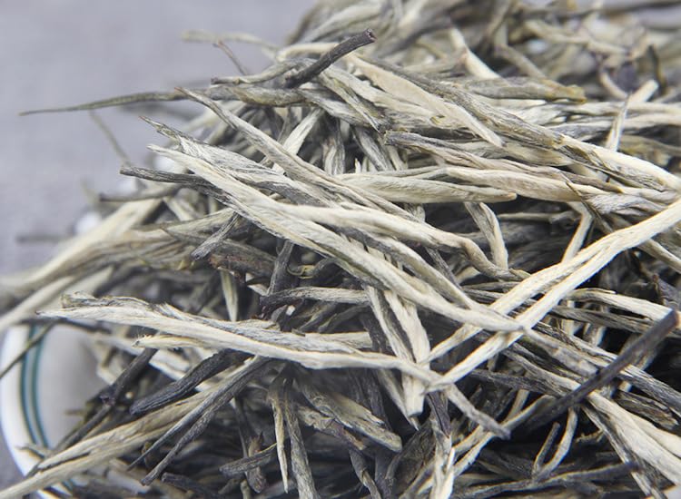 Natural and Additive-free Early Spring Yunnan Green Tea Premium Green Tea Mao Jian Tea 500g Yunnan Bai Hao Songzhen Tea Loose Tea 早春云南绿茶2023新 特级 绿茶毛尖银针云南白毫松针茶叶散装