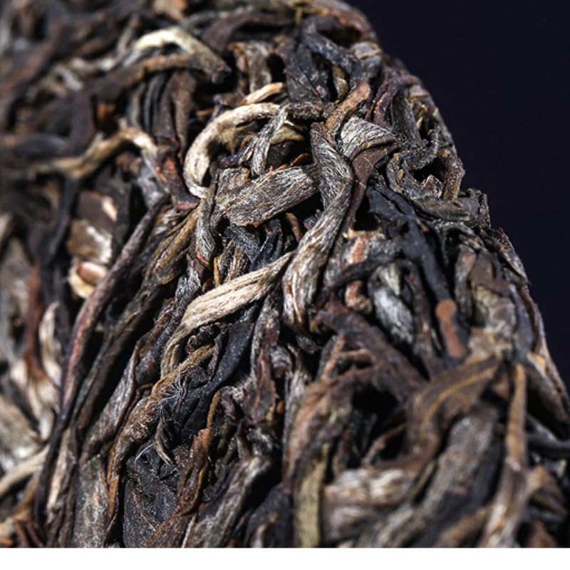 Yunnan Natural and Additive-free Puerh Tea 357g Daxueshan (Rui) Big Tree Old Tree 357g Puerh Tea Cake Chinese Green Tea 云南普洱茶 357克大雪山(瑞)大树 老树 357克普洱茶饼