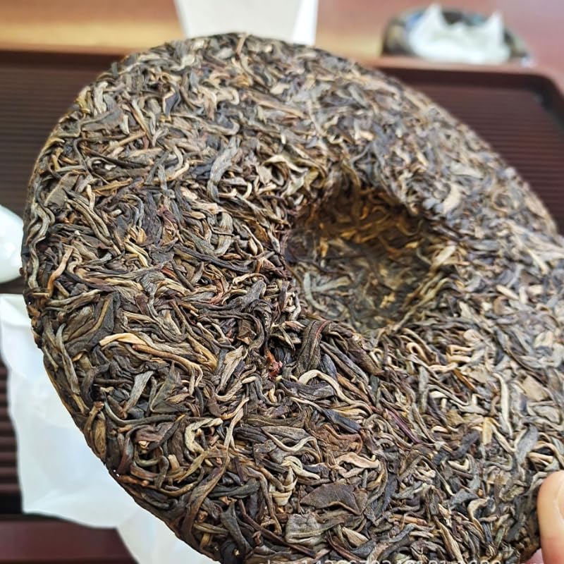 Premium Yunnan Puerh Tea Qizi Cake Raw Tea Menghai Laobanzhang 357g Deliciously Smooth Green Tea 云南普洱茶七子饼生茶 勐海老班章 357克