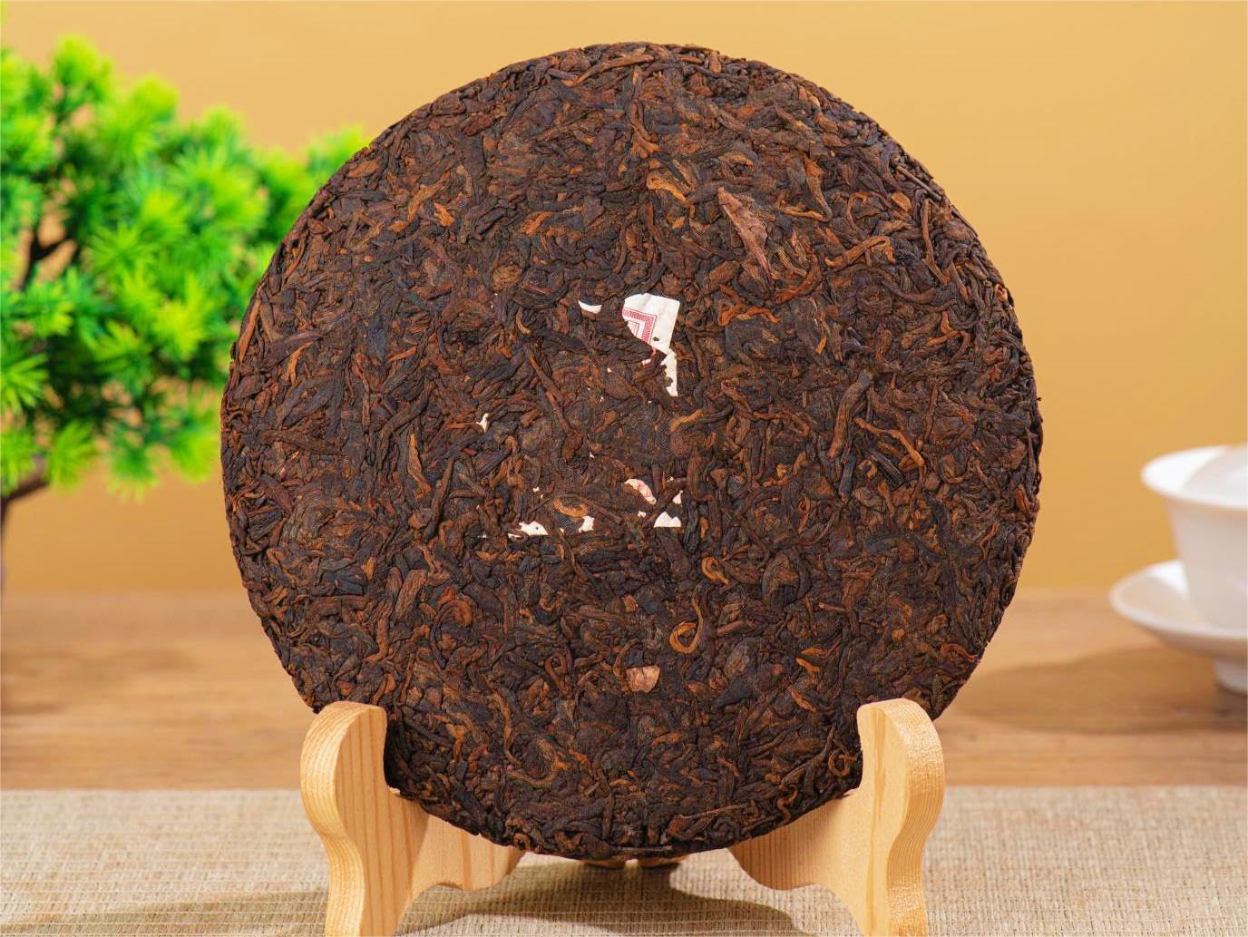 Yunnan Natural and Additive-free Puerh Tea Ripe Tea Aged Ripe Pulang Mountain Ancient Tree Tea Menghai Tea Qizi Cake 357g Yunnan Black Tea 云南普洱茶熟茶陈布熟普朗山古树茶勐海茶叶七子饼357g