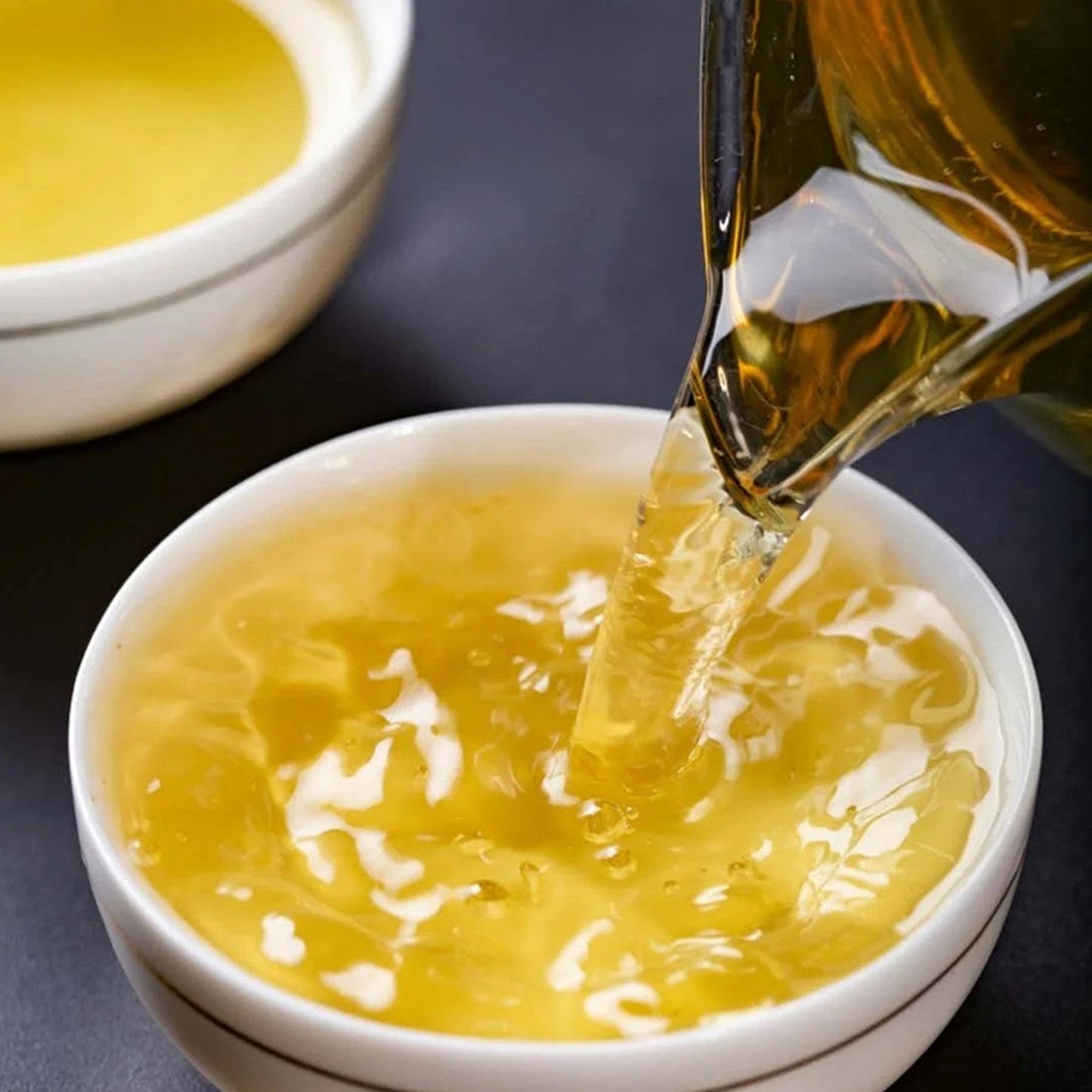 Yunnan Natural and Additive-free Puerh Tea Old Tree Tea 100g Brown Green Cake (Chong) Raw Tea Green Tea Puerh Tea Organic Loose Leaf 云南普洱茶老树茶 100克布朗青饼(崇)生茶茶叶