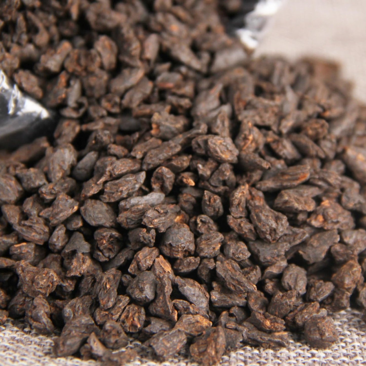Tea Glutinous Rice Fragrance Tea Ripe Tea Ancient Tree Fossil Tea Broken Silver Yunnan Pu 'er Tea Laochatou 500g / 17.63oz cooked tea 茶叶糯米香茶化石普洱茶熟茶古树碎银子老茶头茶化石罐装500g