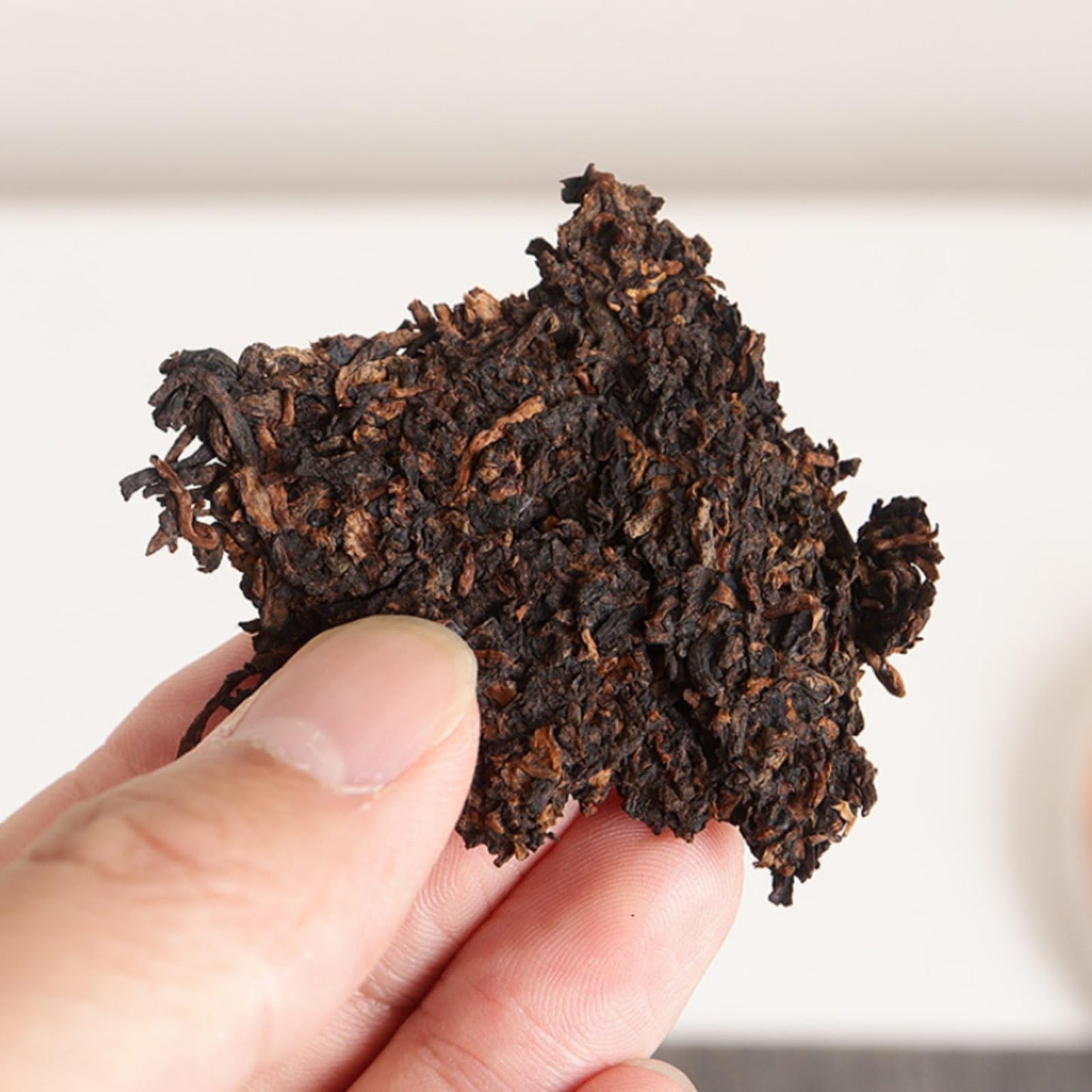 Natural Aged Puerh Ripe Tea Menghai Golden Bud Qizi Cakes Tea 357g Red Soup Colour Yunnan Puerh Tea Aromatic and Flavorful Black Tea 陈年普洱熟茶 357g勐海金芽七子饼茶 汤色红亮云南普洱茶