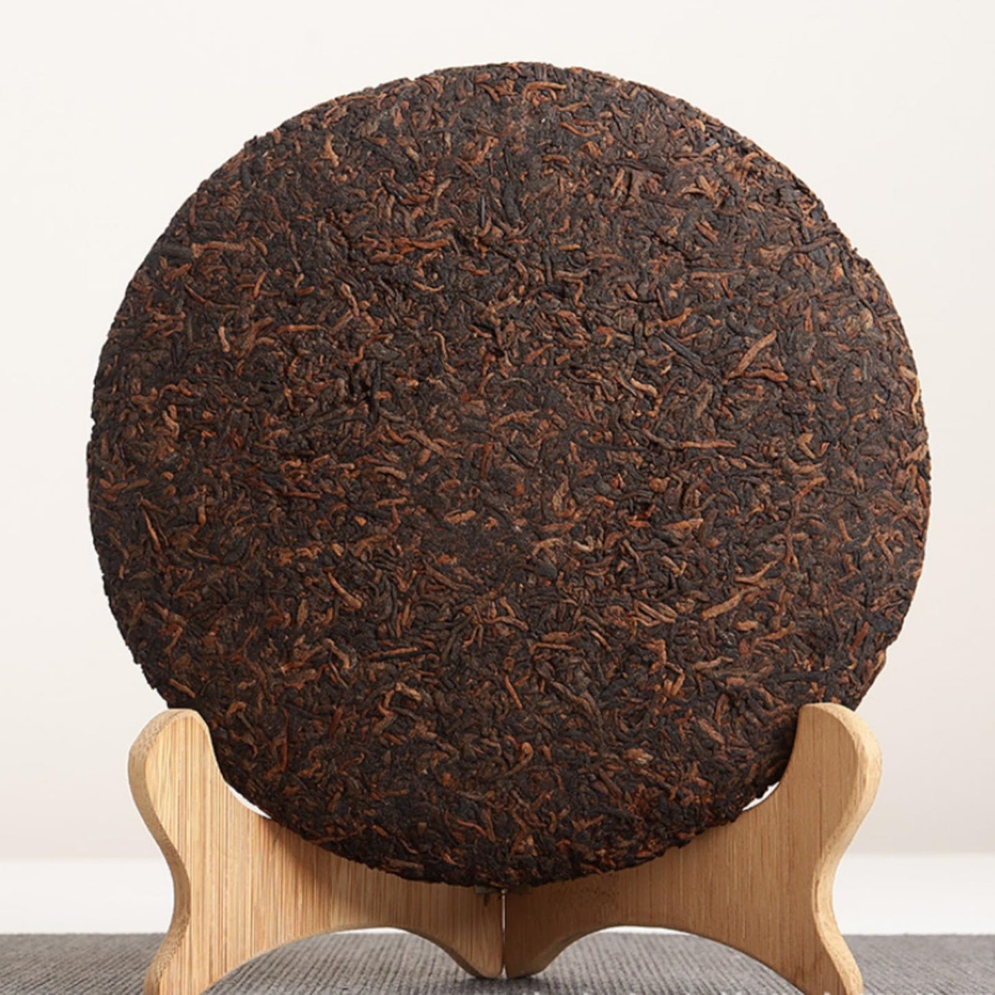 Natural Aged Puerh Ripe Tea Menghai Golden Bud Qizi Cakes Tea 357g Red Soup Colour Yunnan Puerh Tea Aromatic and Flavorful Black Tea 陈年普洱熟茶 357g勐海金芽七子饼茶 汤色红亮云南普洱茶