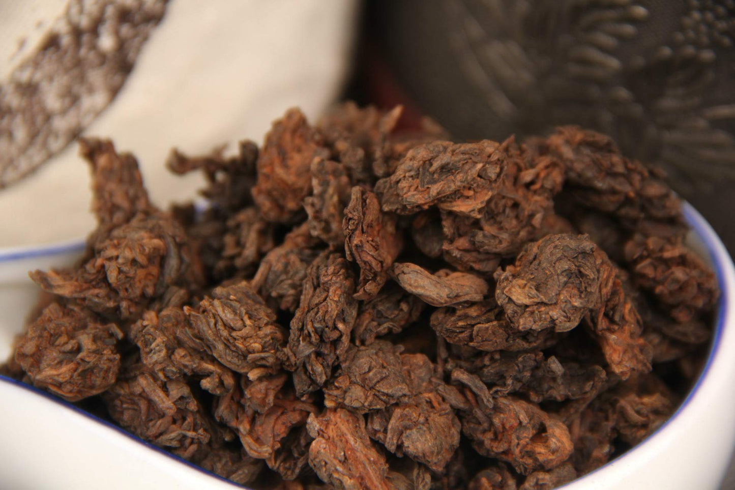 Premium Puerh Tea 500g Aged Golden Bud Laochatou Small Natural Tuo Loose Tea Leaf Menghai Ripe Tea Fermented Loose Yunnan Black Tea 陈年金芽老茶头 小号自然沱 勐海熟茶500g