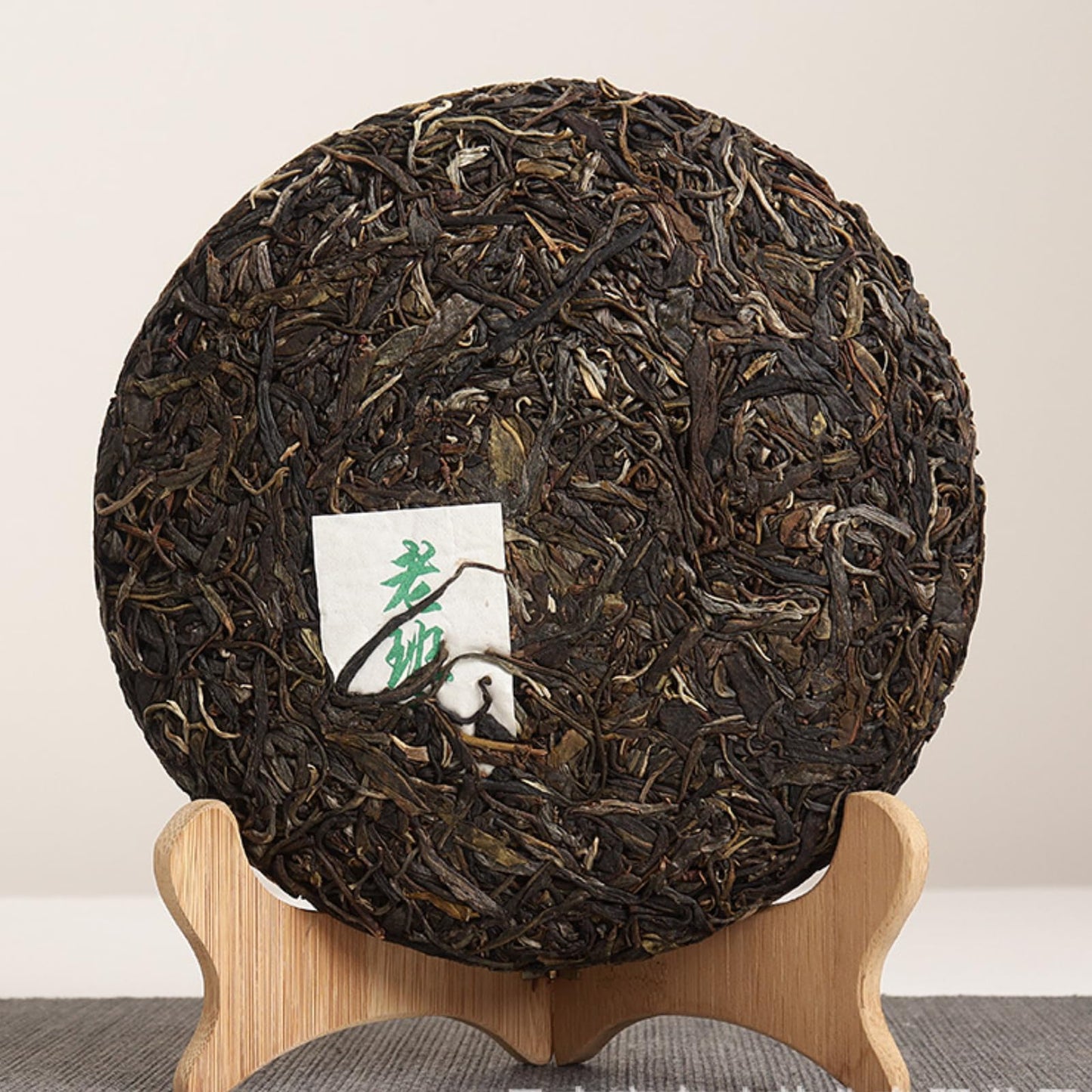Natural Yunnan Puerh Tea Old Banzhang Cake Tea (Green) Yunnan Qizi Cake 357g Deliciously Smooth Puerh Tea Green Tea 云南普洱茶 老班章饼茶 (绿)云南七子饼 357克