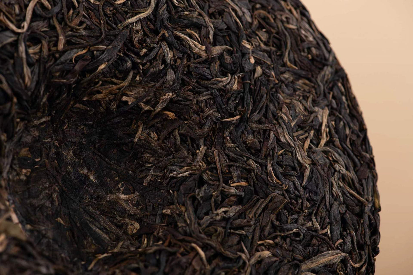 Yunnan Deliciously Smooth Qizi Cake Puerh Tea Raw Puerh 357g Yiwu Old Ancient Tree Green Tea Suitable for Long Term Storage 云南七子饼普洱茶生普易武老古树原料紧压茶