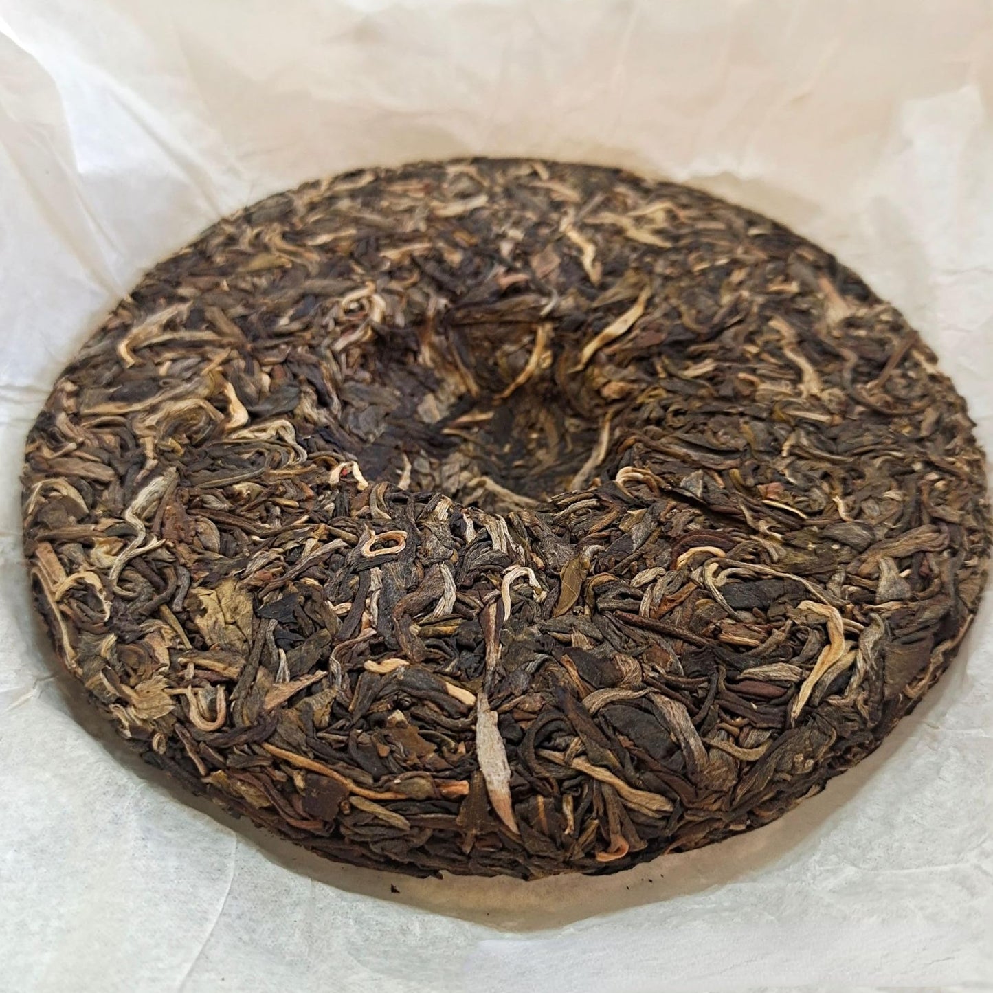 Premium Yunnan Puerh Tea Qizi Cake Raw Tea Yiwu Wan Gong Raw Tea 260g Additive-free Healthy and Delicious Green Tea 云南普洱茶七子饼生茶 易武弯弓生茶200克