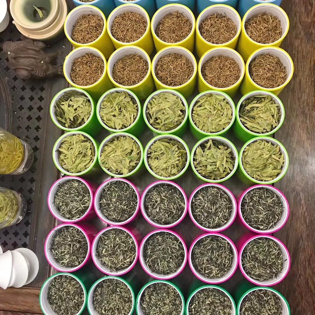 Chinese 10 Famous Tea 10 Small Cans Gift Box Black Tea, Green Tea, Oolong Tea, Puerh Tea and More 10 Kinds of Tea Combination 10小罐礼盒装红茶绿茶乌龙茶