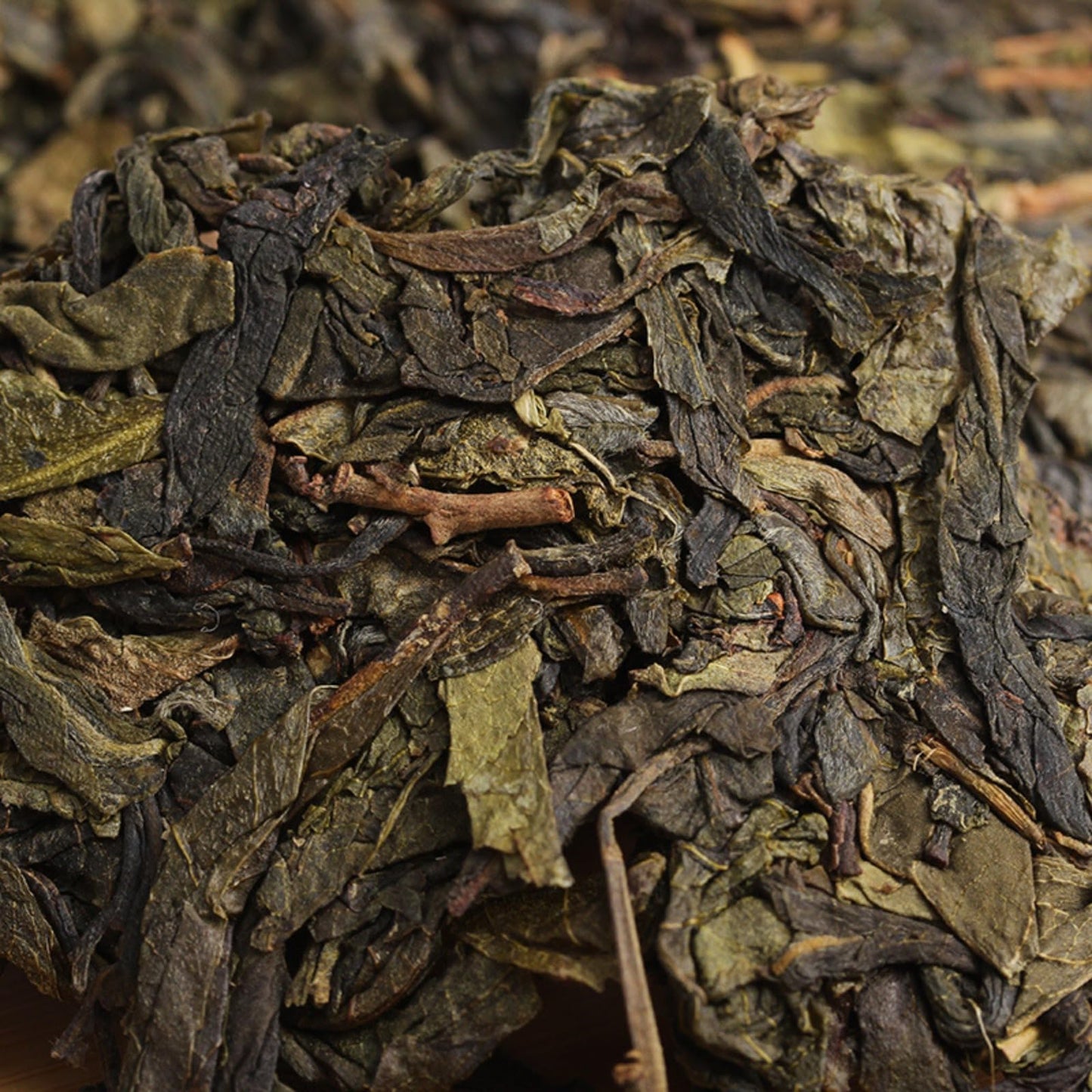 Natural Yunnan Puerh Tea Banzhang Big Leaf Big Tree Old Tree Puerh Raw Cake 357g Qizi Cake Tea Suitable for Long Term Storage 云南普洱茶 班章大叶大树老树普洱生饼 357克